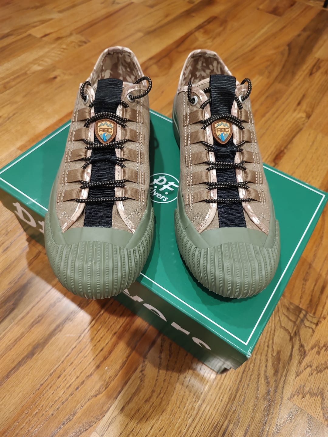 Customer photo review of Grounder Basecamp Low-Top Sand/Green