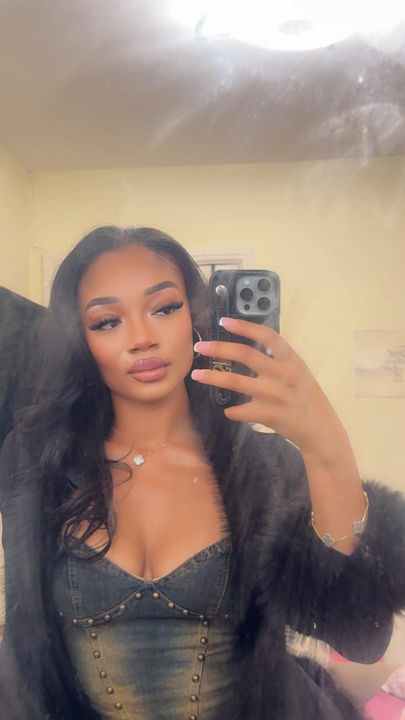 Customer photo review of Wavymy Pre-Styled Butterfly Cut Layer Yaki Straight Natural Wave Wig Beginner Friendly Wig Human Hair Wig 250% Density