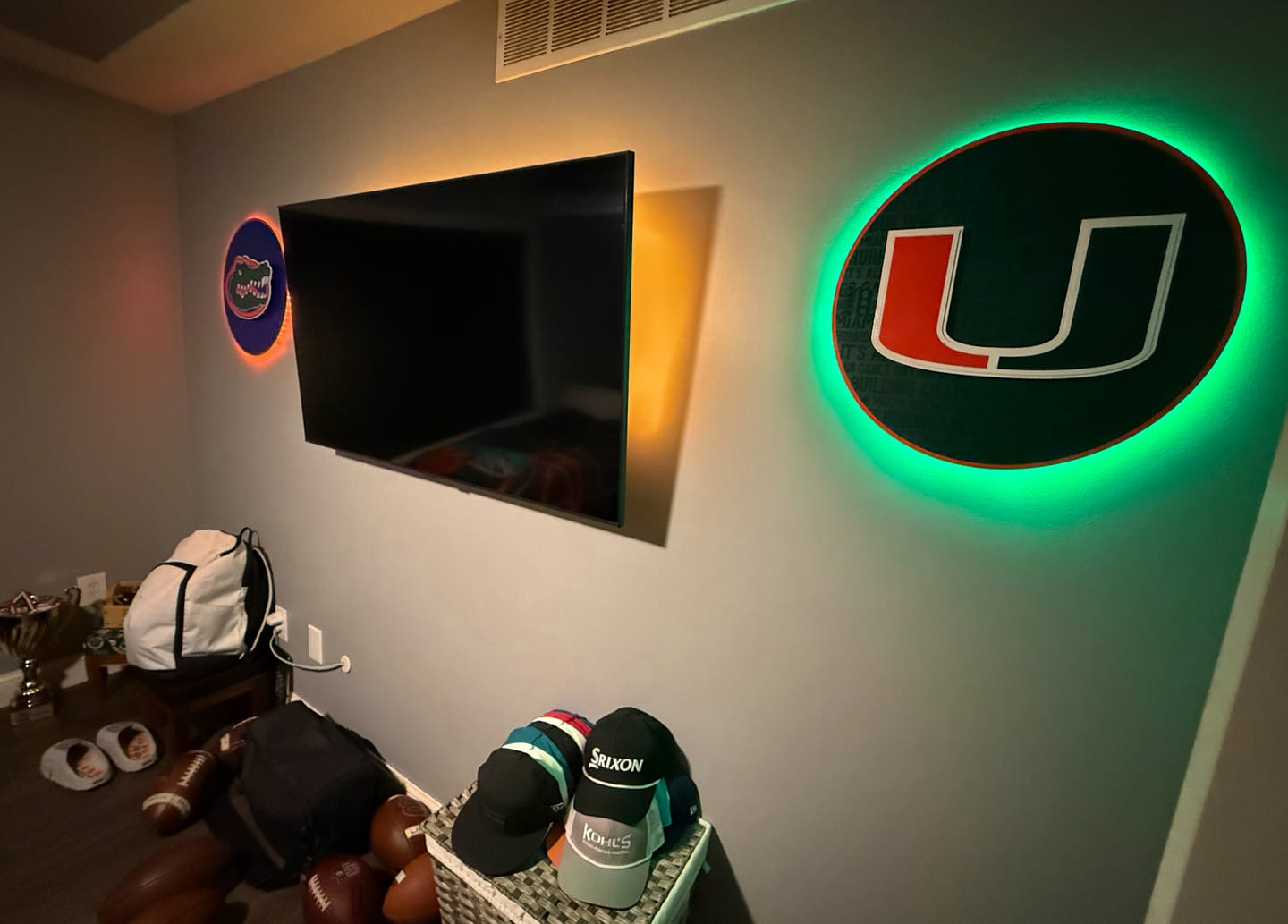 Customer photo review of Miami Hurricanes CRAFT SERIES 3D Vintage Metal Wall Art