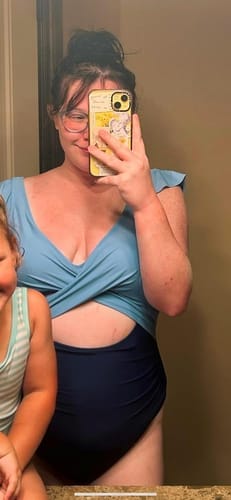 Customer photo review of Emoswim - Badeanzug mit Rüschenärmeln Cut-Out Gerafft