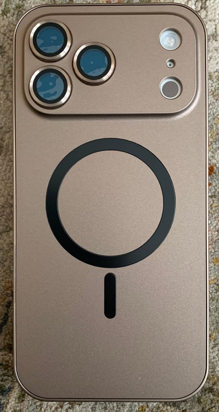 Customer photo review of Funda MagCase Metal TRAZEN para iPhone