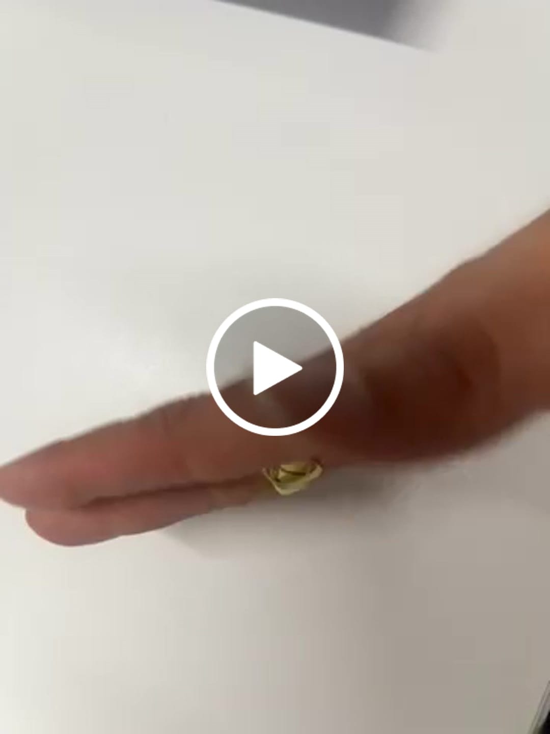 Customer video review of CRUSH RING 10MM QUILTED
