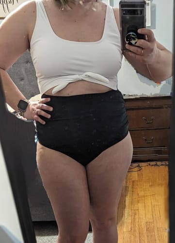Customer photo review of Emoswim - Damen Badeanzug Bauchweg Schlankmachende Bademode Cut-Out Knoten-Bademode