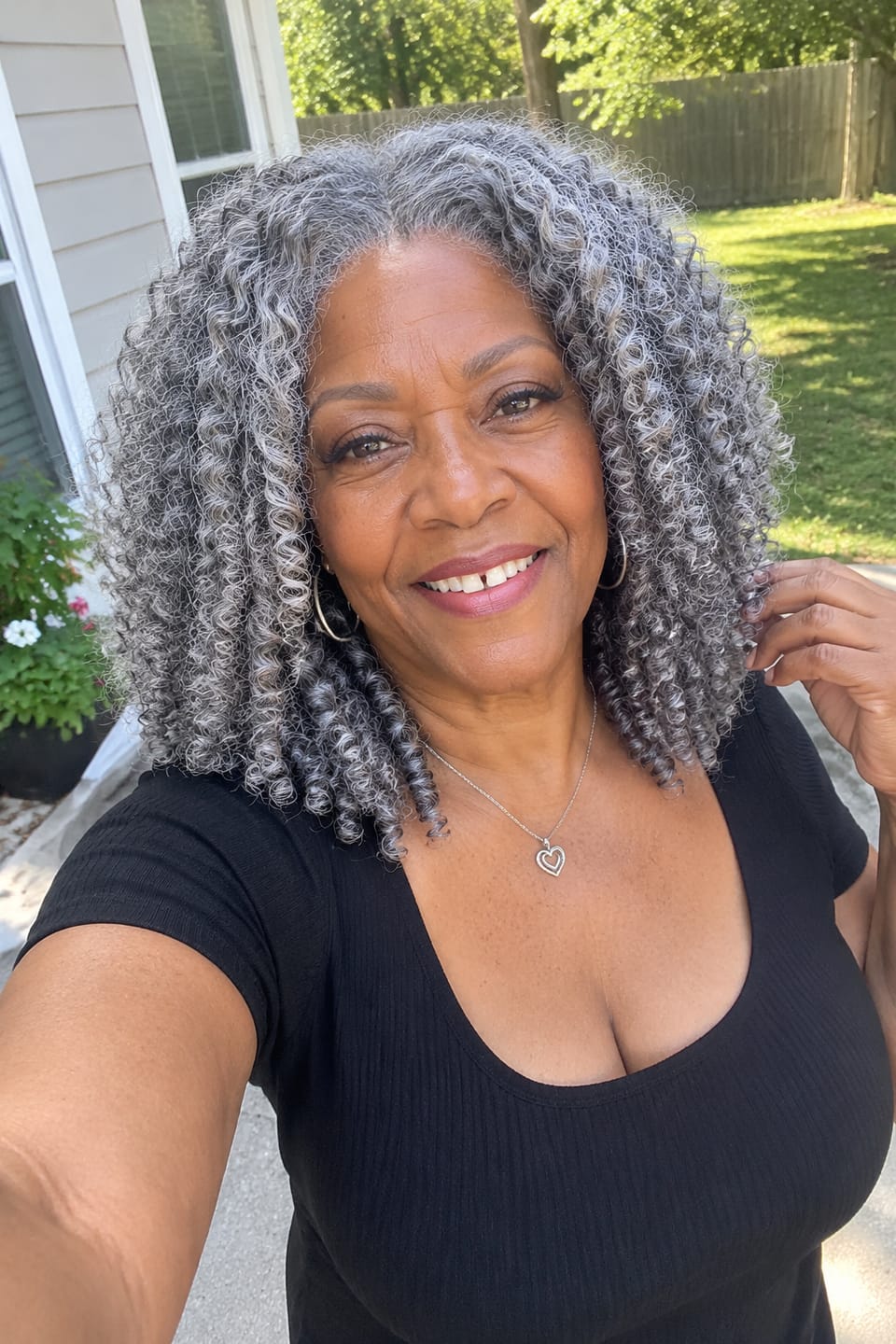 Customer photo review of Luvwin 13x4 Salt And Pepper Natural Curly Glueless Gray Color Pre-Cut Lace Bob Wig