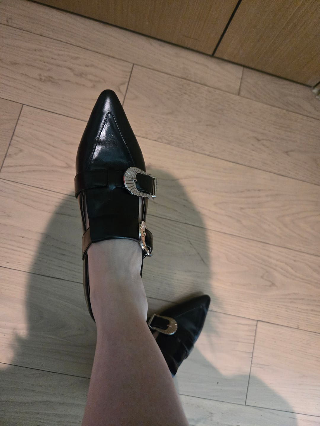 Customer photo review of Rhea・Double Buckle Pointed-Toe Flats