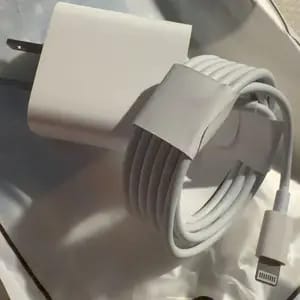 Customer photo review of Ricarica Veloce Kit Caricabatterie USB-C con Cavi Lightning
