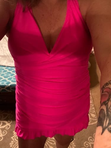 Customer photo review of Emoswim - Tiefer V-Ausschnitt Cross-Back Geraffter Badeanzug