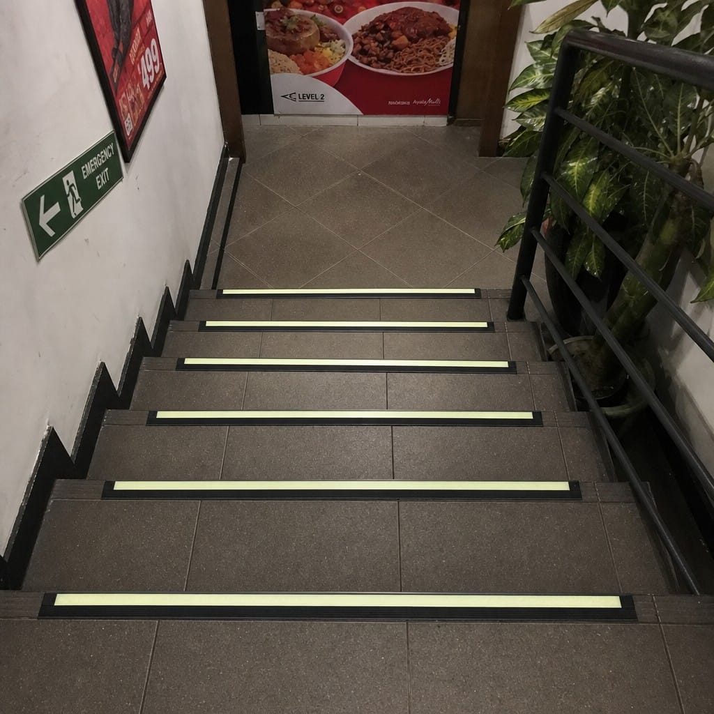 Customer photo review of Photoluminescent Anti-Slip Aluminium Stair Nosing - Glow in the Dark Ramp Profile