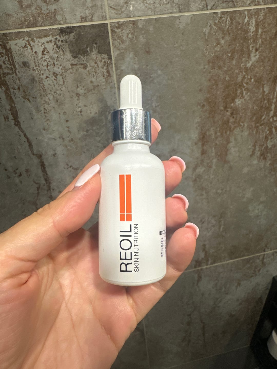 Customer photo review of MESOTECH Reoil veido odos maitinamasis serumas su augaliniu retinoliu ir vitaminu C, 30 ml