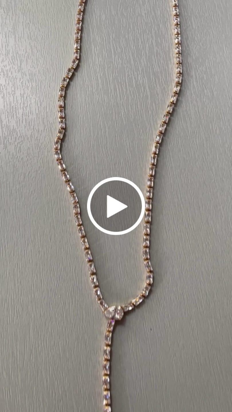 Customer video review of Collana "Abbraccio della Notte"