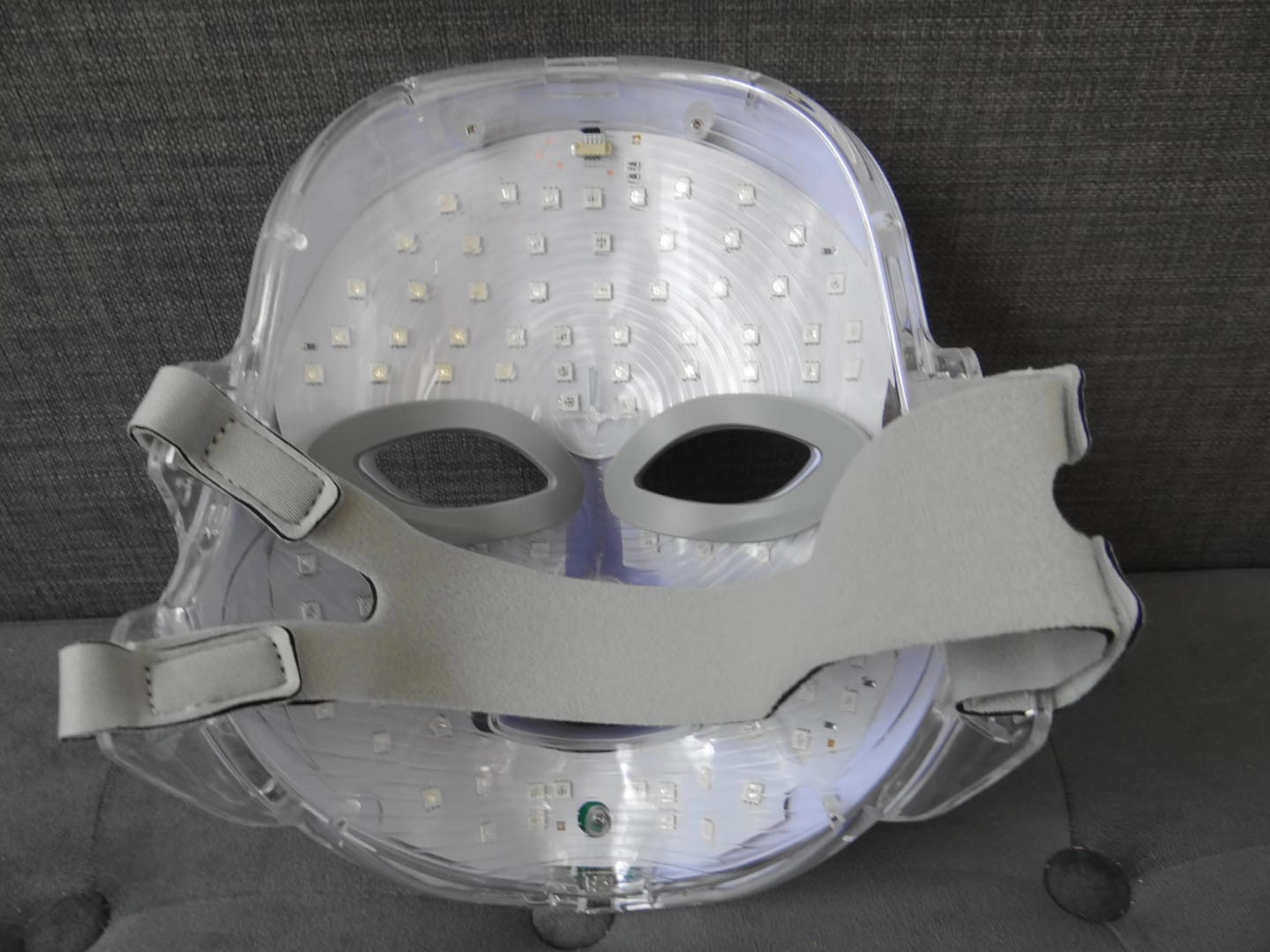 Customer photo review of Lifting facial beauty-Maschera Facciale e per il Collo con LED a 7 Colori Senza Fili, Dispositivo di Bellezza per Ringiovanimento e Rassodamento della Pelle
