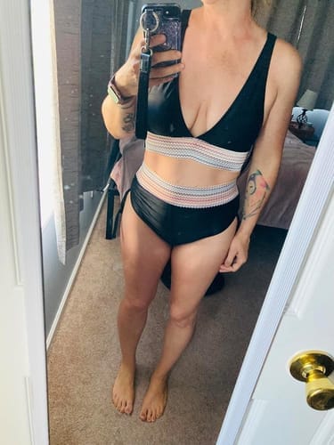 Customer photo review of Emoswim - High Waist Bauchweg Colorblock Bikini-Sets