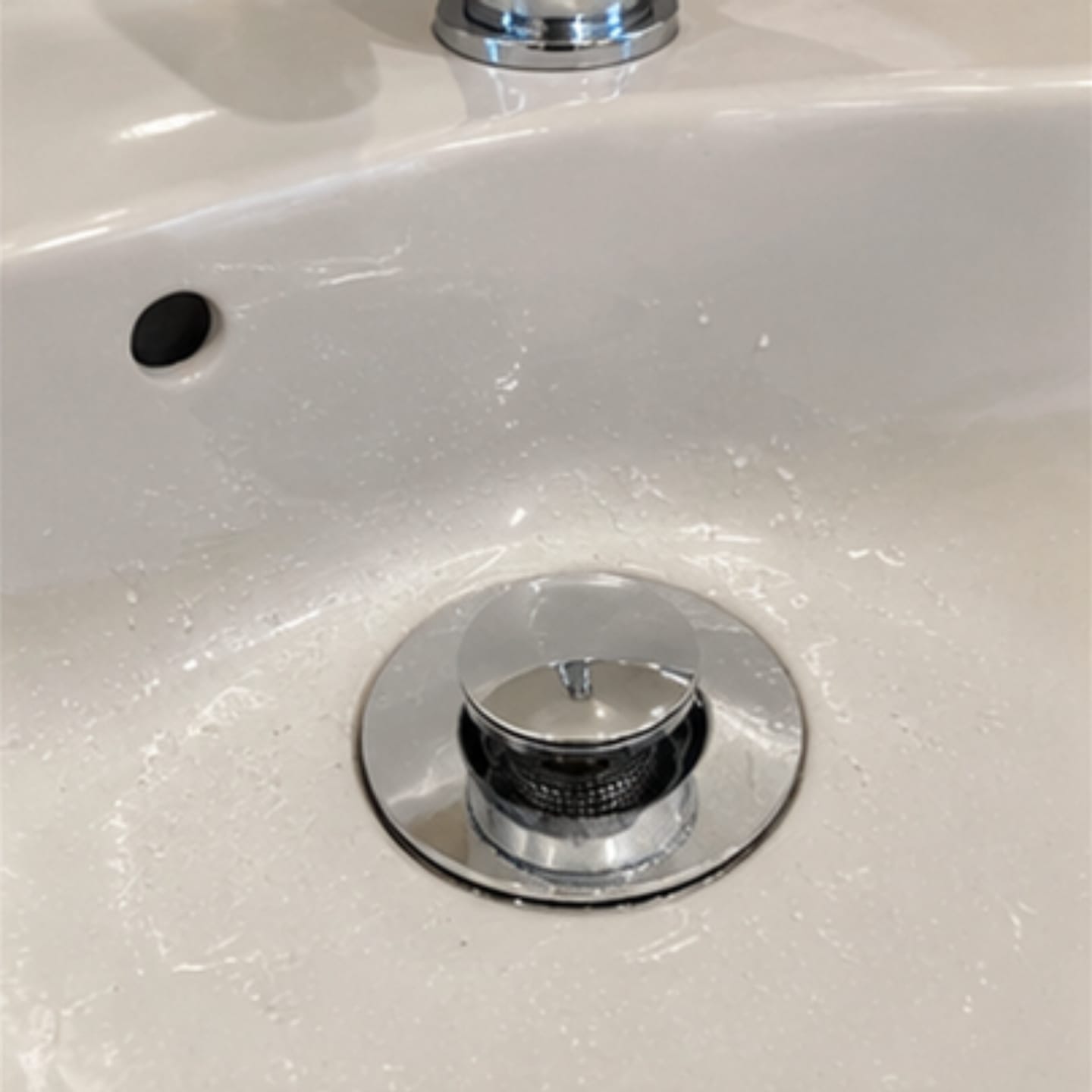 Customer photo review of Bonde de Lavabo 2-en-1 | Filtrante & Anti-Odeurs