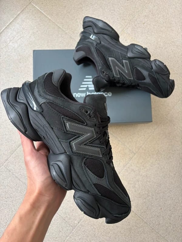 Customer photo review of New Balance 9060