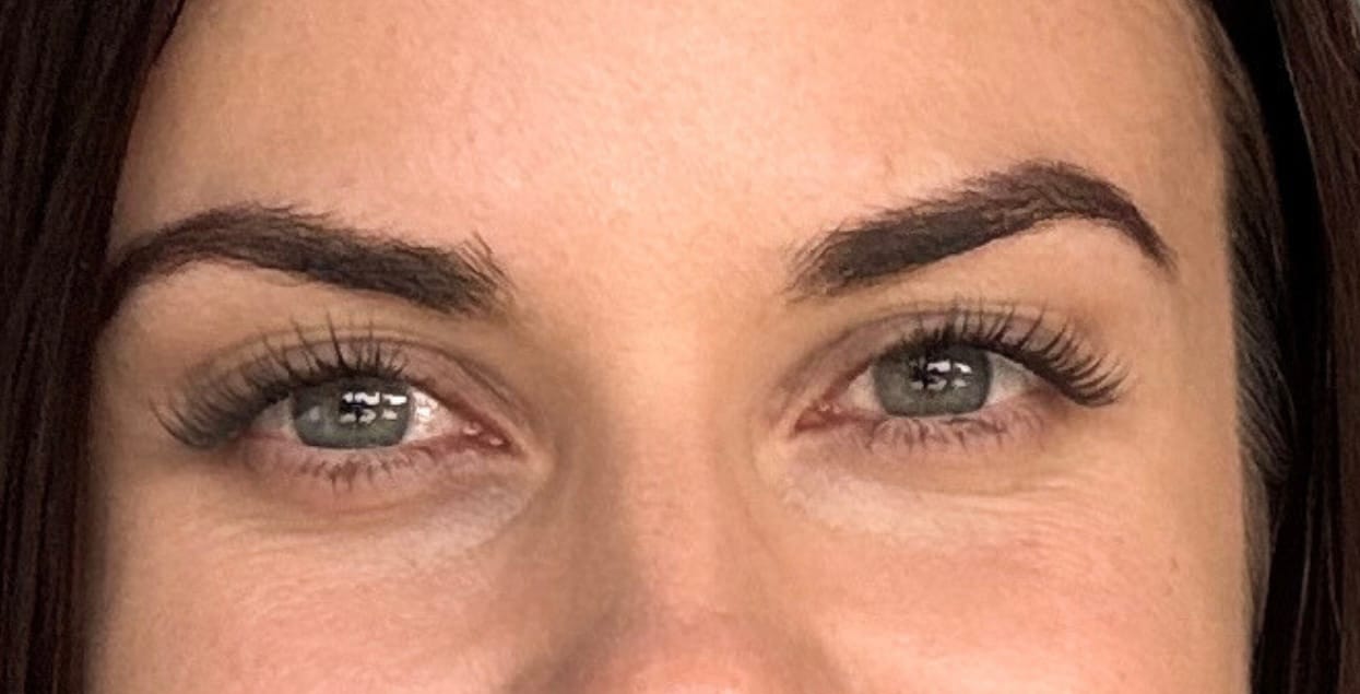 Customer photo review of LeCil Adhesive Lash Glue Bond