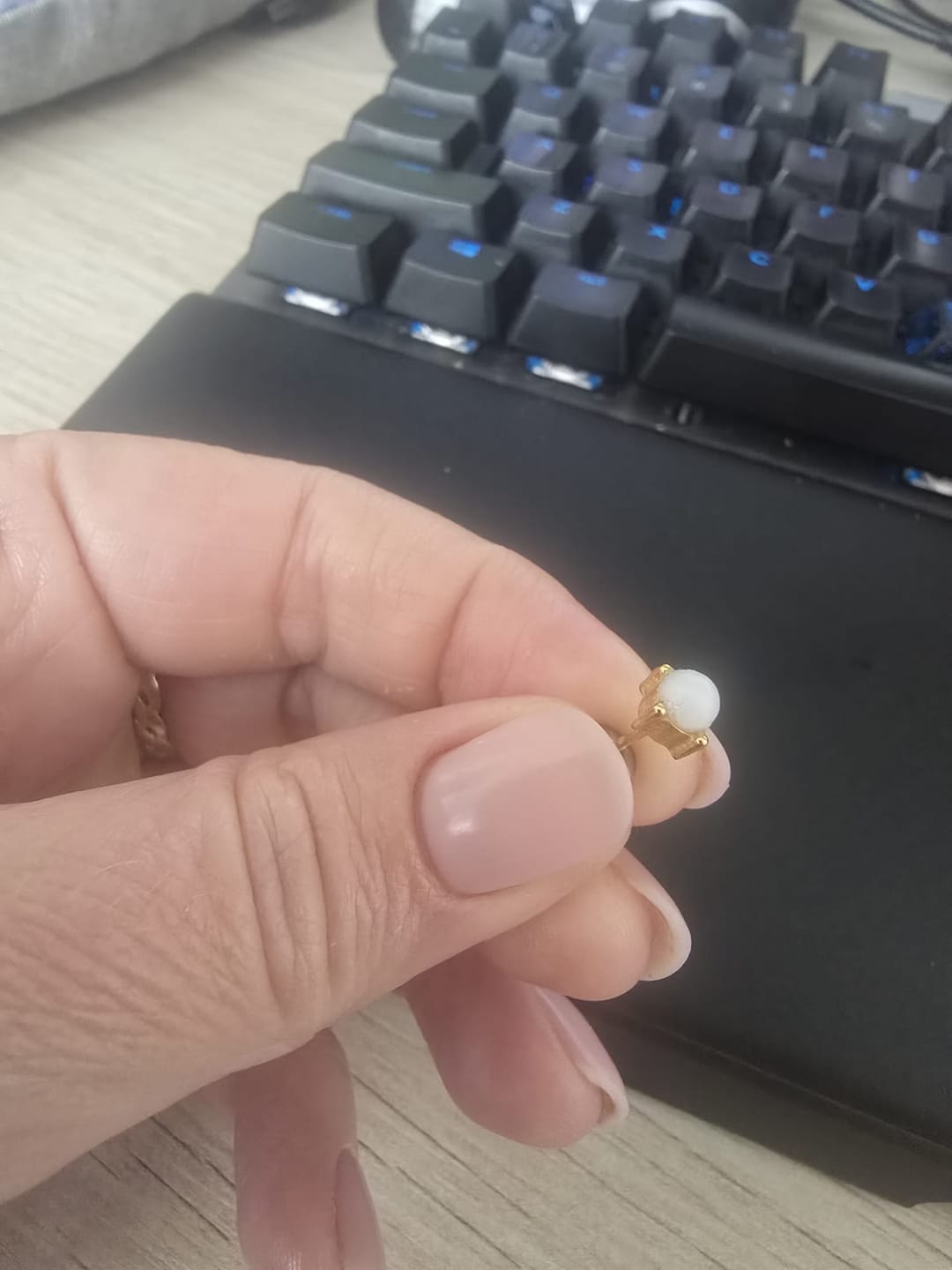 Customer photo review of Free Sofia Pearl Stud Earrings
