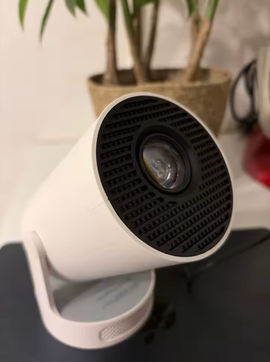 Customer photo review of Nubbi™ Proyector Inteligente