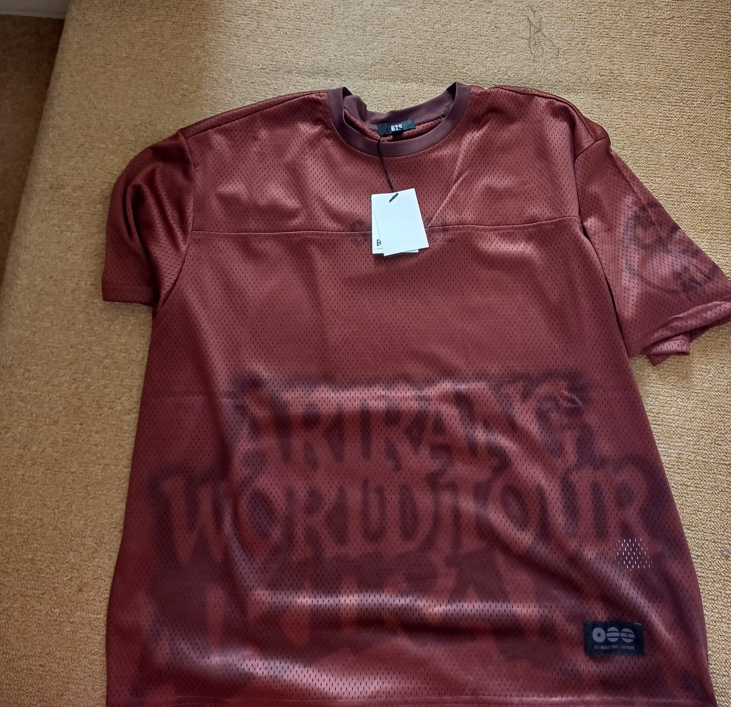 Customer photo review of BTS - ARIRANG WORLD TOUR OFFICIAL COMMEMORATIVE MD TOUR JERSEY SEOUL