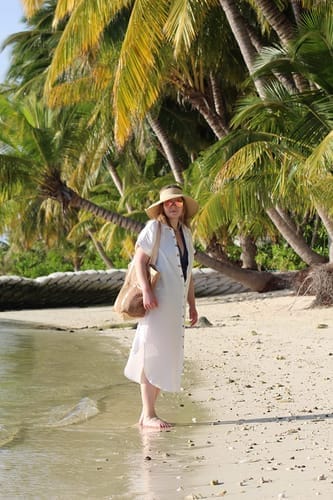 Customer photo review of Emoswim - Weißer einfarbiger langer Sonnenschutz-Cardigan Cover-Up