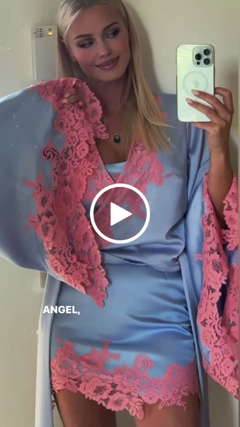 Customer video review of ROCOCO LACE MINI SKIRT