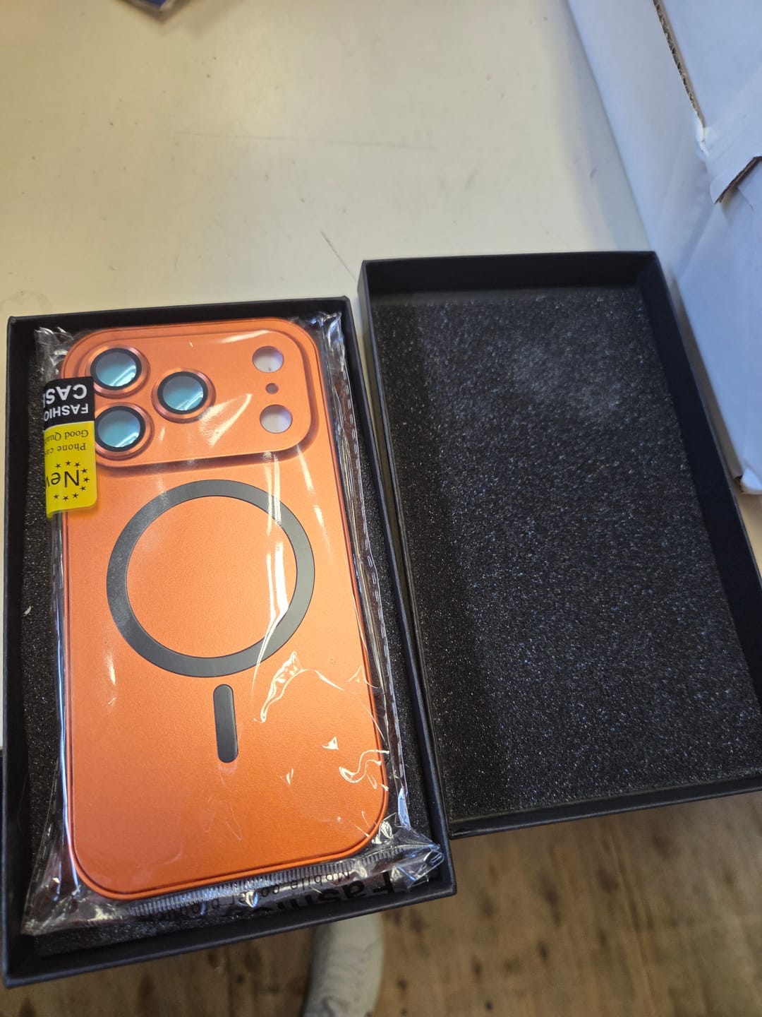 Customer photo review of Funda MagCase Metal TRAZEN para iPhone