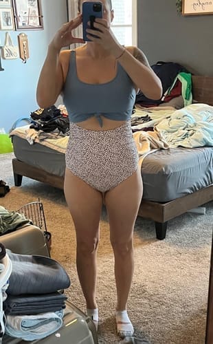 Customer photo review of Emoswim - Damen Badeanzug Bauchweg Schlankmachende Bademode Cut-Out Knoten-Bademode