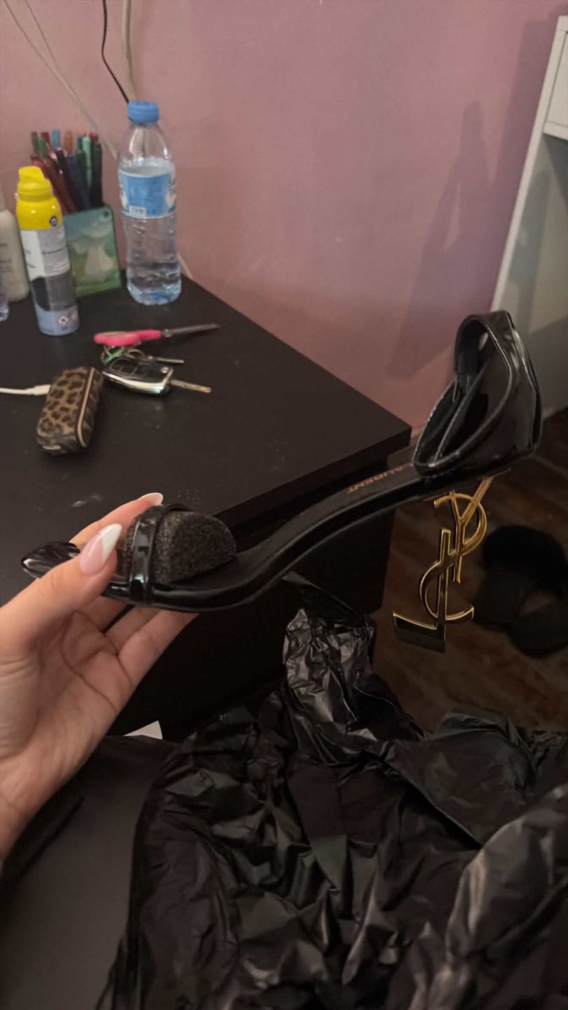 Customer photo review of SISY | HIGH HEELS