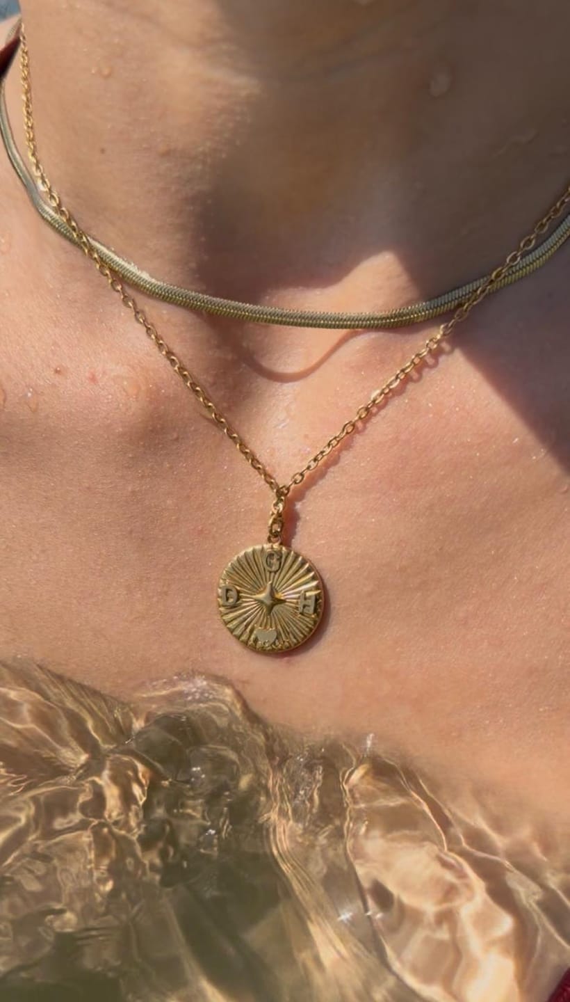 Customer photo review of Personalisierte Initialen Halskette