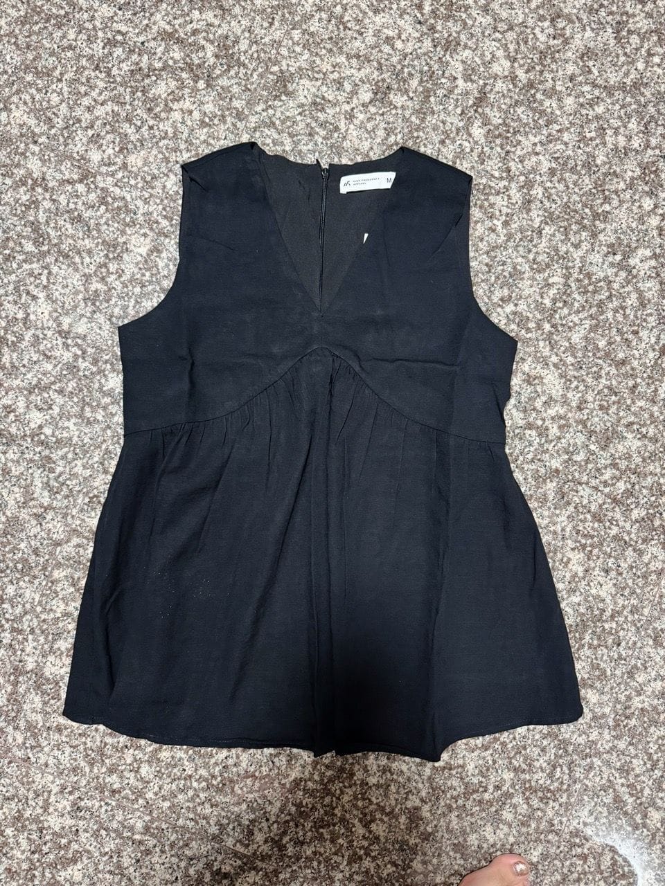 Customer photo review of V-Neck Textured Iron-Free Sleeveless Blouse