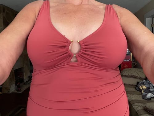 Customer photo review of Emoswim - Smart Sculpt U-Ring Cut-Out Formender Badeanzug