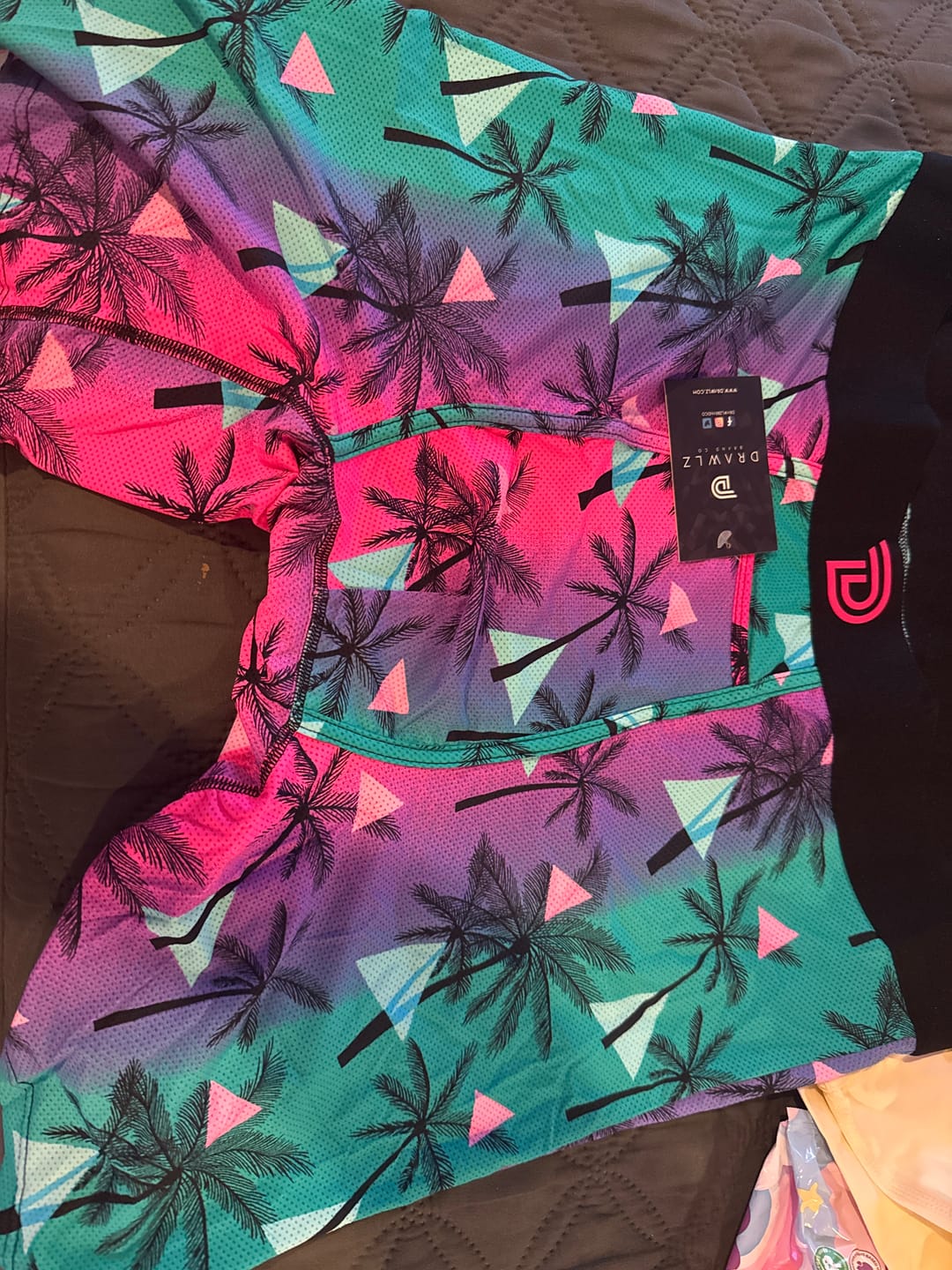 Customer photo review of Expressionz 305'z