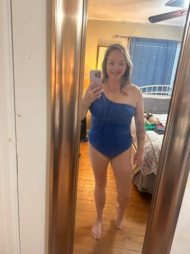 Customer photo review of Emoswim - One-Shoulder Badeanzug für Damen Bauchweg Bademode