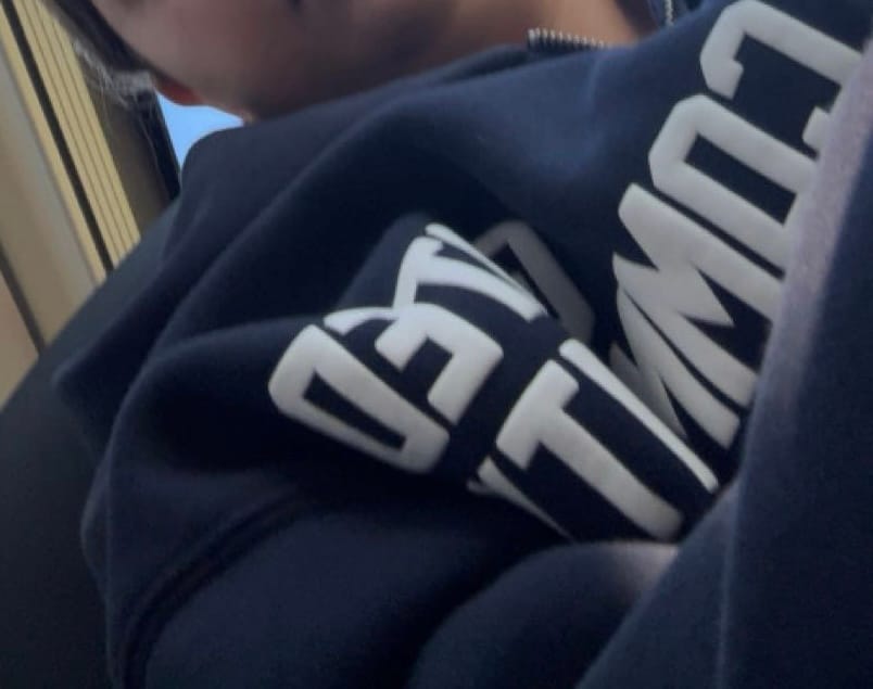 Customer photo review of GATED COMMUNITY ZIP HOODIE NAVY