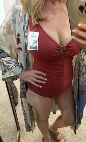Customer photo review of Emoswim - Smart Sculpt U-Ring Cut-Out Formender Badeanzug