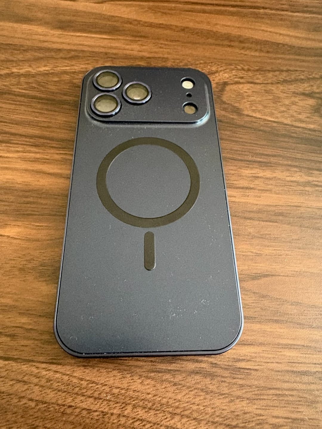 Customer photo review of Funda MagCase Metal TRAZEN para iPhone