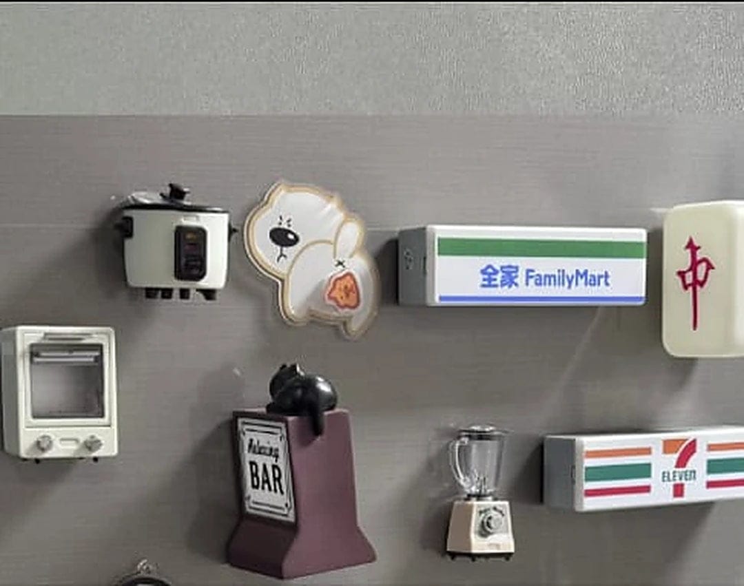 Customer photo review of Konbini Magnet-Leuchtschild