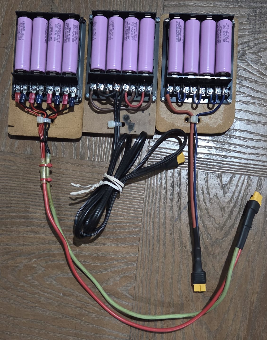 Customer photo review of Samsung 30Q 18650 3000mAh 15A Battery