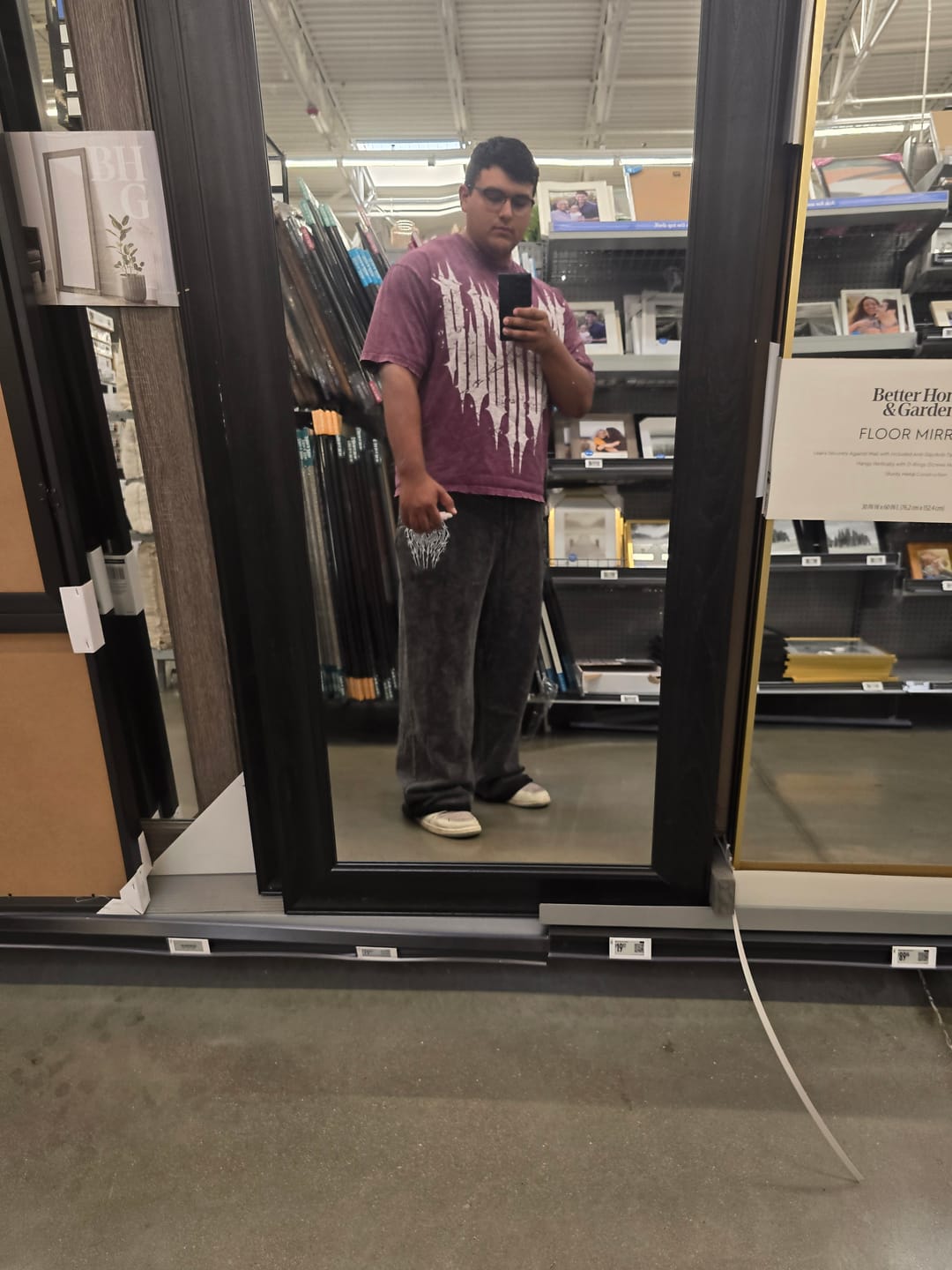 Customer photo review of Essential Embroidered Uncuffed Sweatpants [VINTAGE]