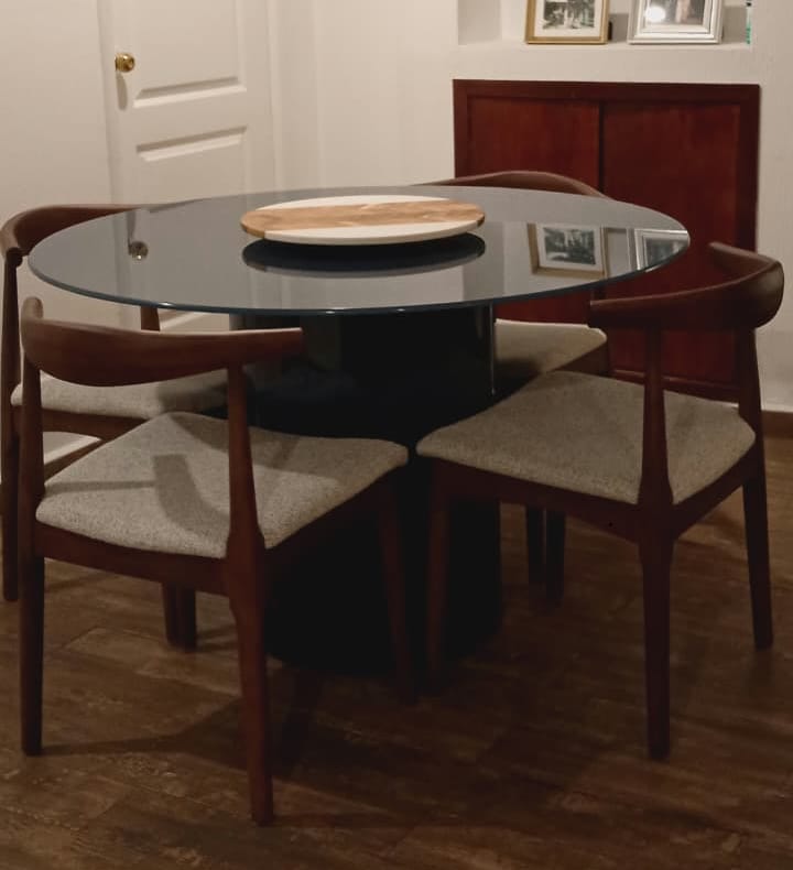 Customer photo review of Silla Oviedo Nogal