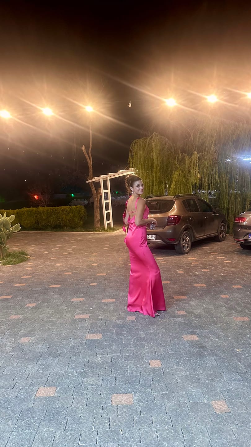 Customer photo review of Formentera Flower Saten Kurdeleli Maxi Elbise