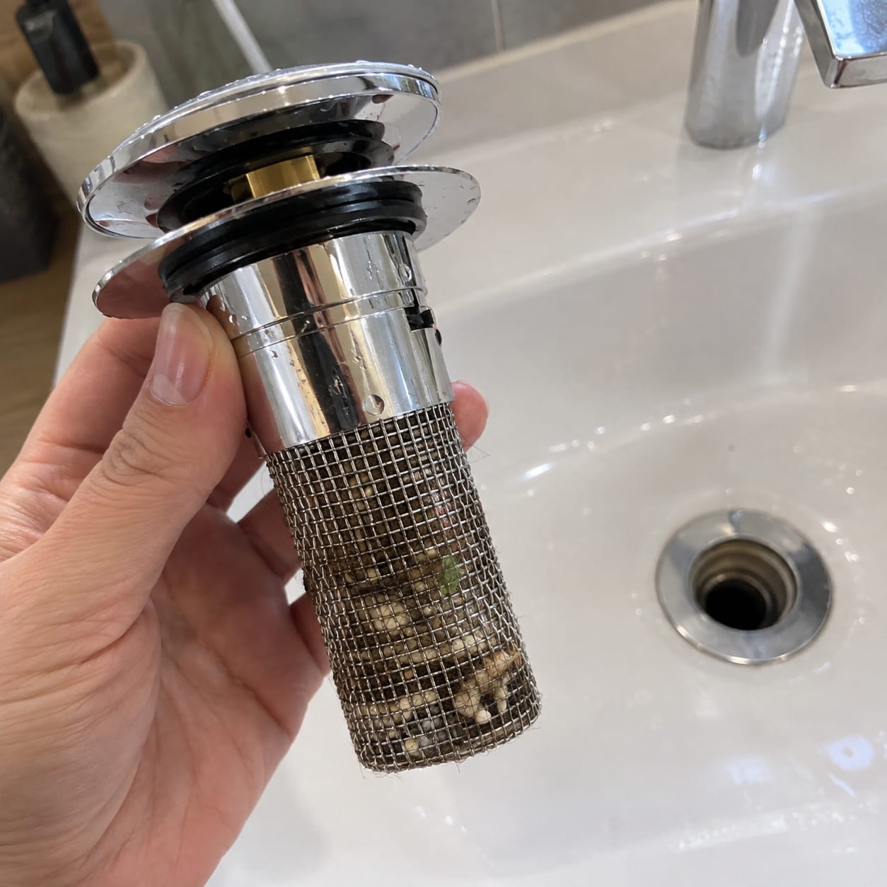 Customer photo review of Bonde de Lavabo 2-en-1 | Filtrante & Anti-Odeurs