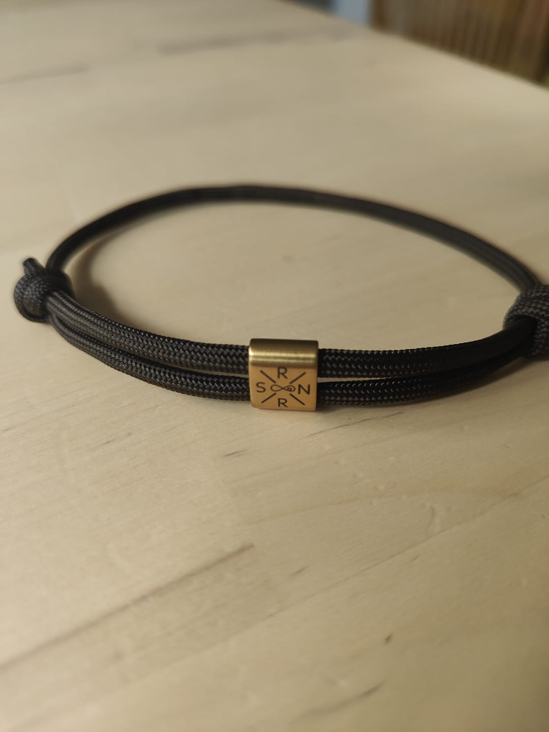 Customer photo review of Gravur Armband HUA MUA SYMBOL MITTE