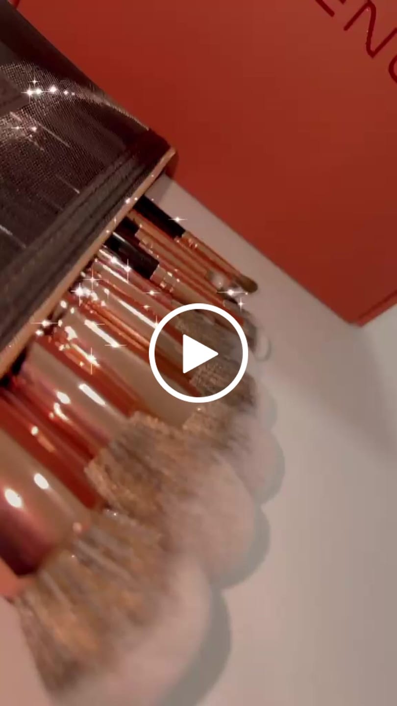 Customer video review of KIT DE BROCHAS FLAWLESS BASIC X12