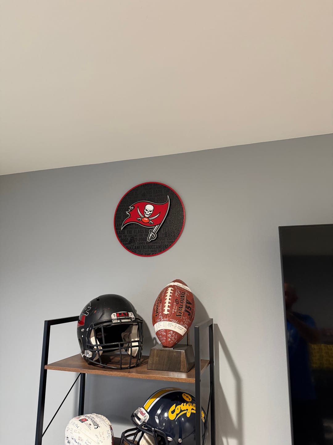 Customer photo review of Tampa Bay Buccaneers "Buc's Jolly Roger Flag" CRAFT SERIES 3D Vintage Metal Wall Art