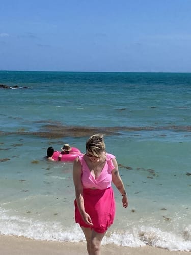 Customer photo review of Emoswim - Damen Badeanzug Rüschen Cut-Out Badekleid Bauchweg V-Ausschnitt Wickel-Bademode