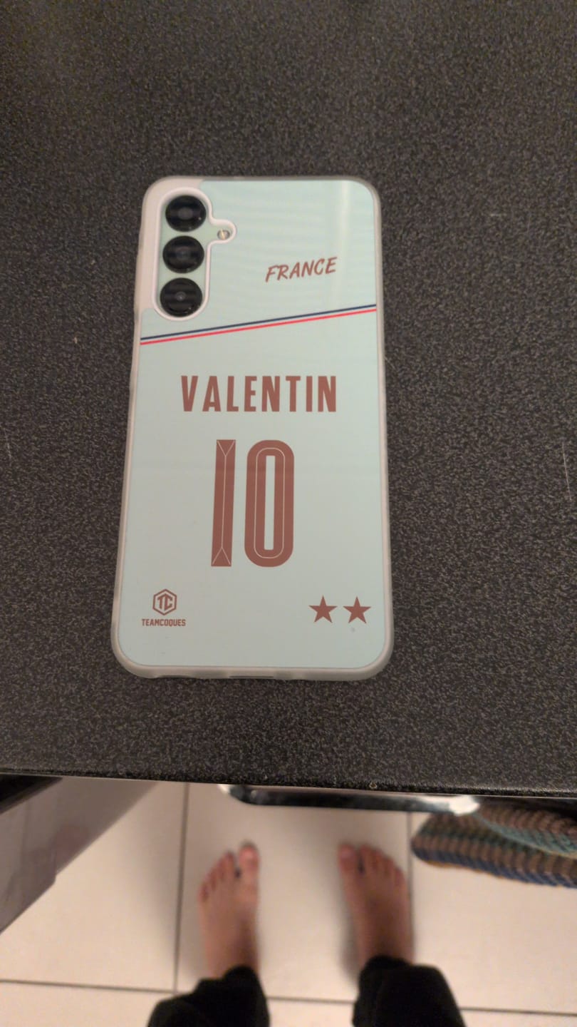 Customer photo review of Coque foot EQUIPE DE FRANCE 2026 EXTERIEUR personnalisable - TEAMCOQUES