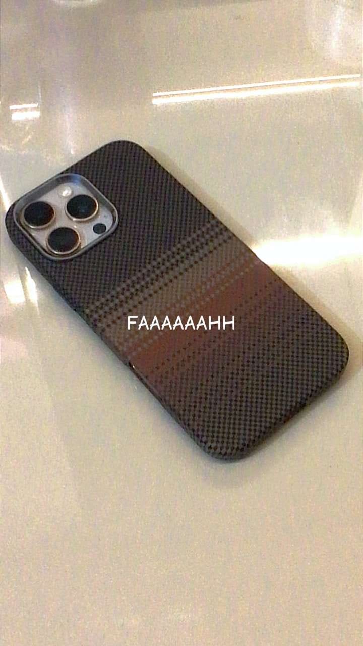 Customer photo review of iPhone Premium Metal Magsafe Carbon Fiber Ultra Thin Pre-Order Case