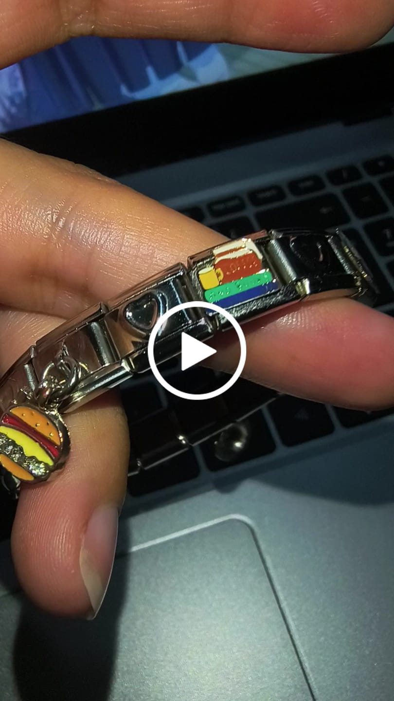 Customer video review of Pulsera Corazones Italiana para Charms