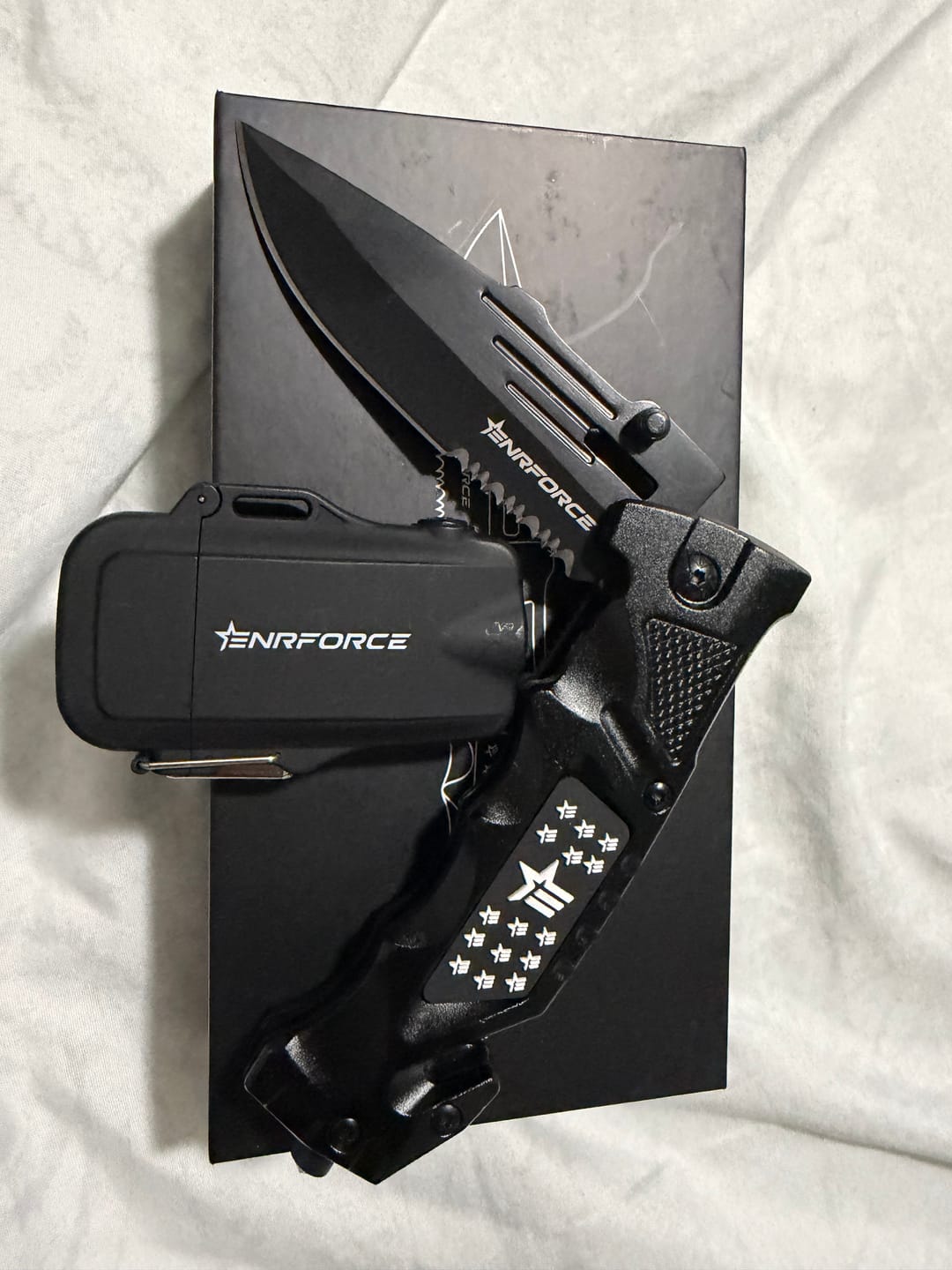 Customer photo review of Knife + Lighter Bundle