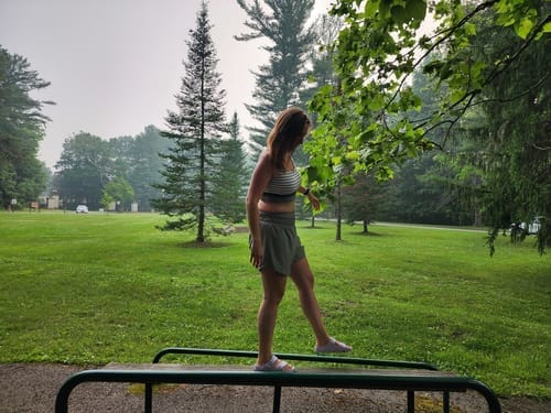 Customer photo review of Emoswim - Olivgrünes Colorblock Cut-Back Bikini-Set